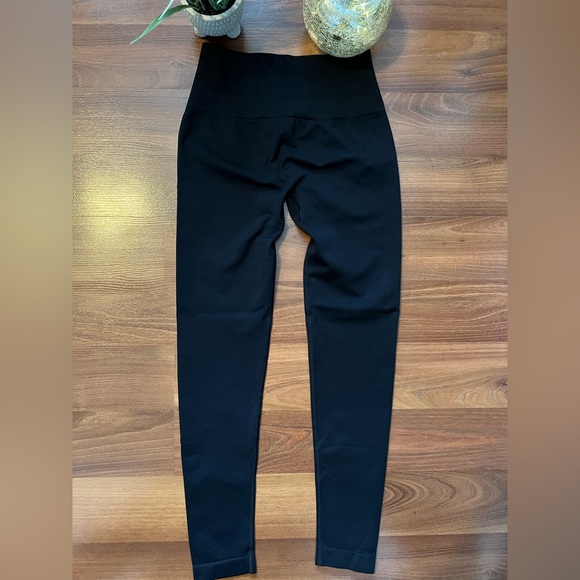 First Health Enhancement Leggings They Enhance your butt. 😉 🌸 - Picture 5 of 7